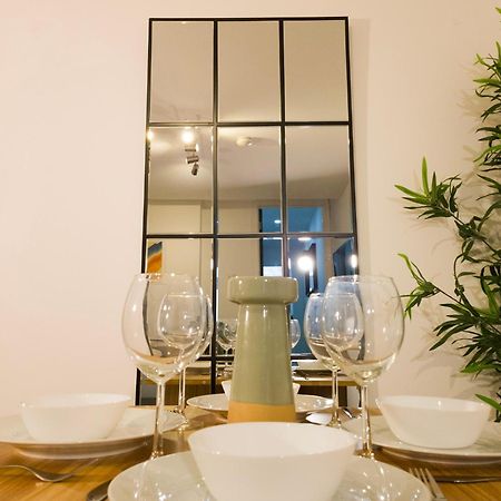 Plenty Of Parking Available; 3 Bedroom Apartment By Property Promise Cardiff Exterior foto