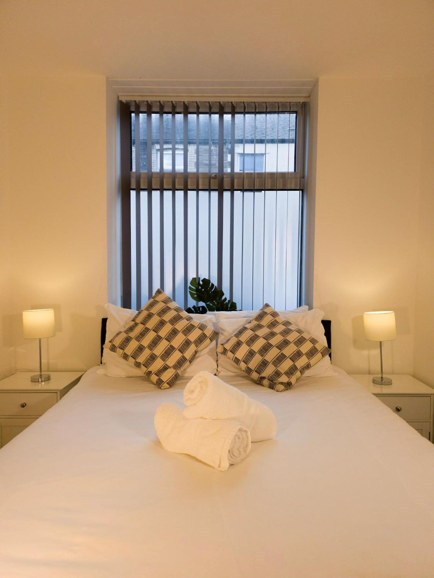 Plenty Of Parking Available; 3 Bedroom Apartment By Property Promise Cardiff Exterior foto