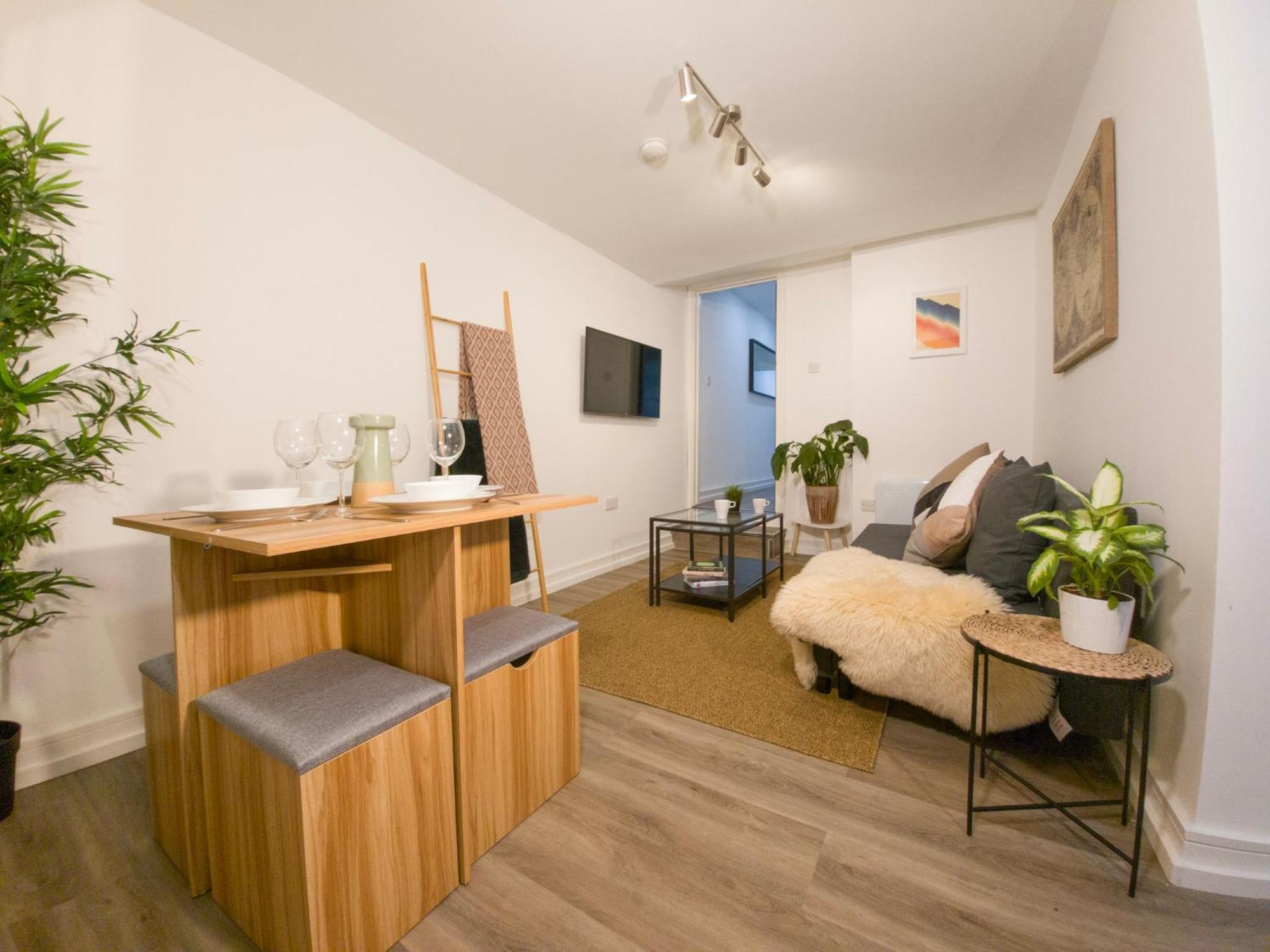 Plenty Of Parking Available; 3 Bedroom Apartment By Property Promise Cardiff Exterior foto