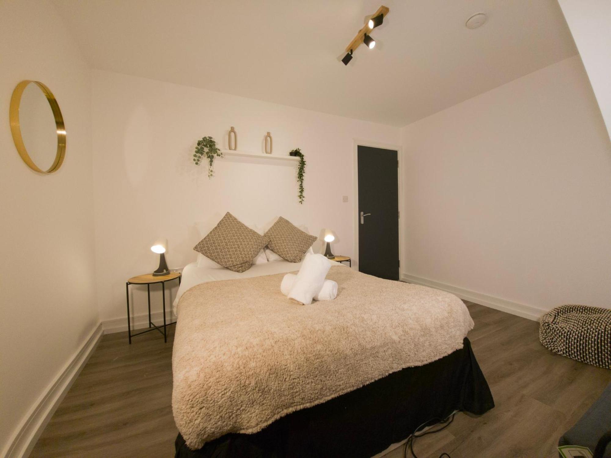 Plenty Of Parking Available; 3 Bedroom Apartment By Property Promise Cardiff Exterior foto